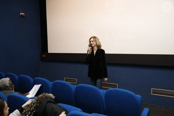 Éléonore, huit ans, se retrouve au cœur d’un conflit de loyauté entre sa mère toute puissante et son père désinvolte. 
Exclusif - Pascale Louange lors de la projection du premier court-métrage de Pascale Louange "L'erreur" au cinéma Le Christine à Paris le 21 janvier 2025. "L'Erreur", lorsque l'enfant est victime de l'aliénation maternelle. Un film bouleversant.

© Marc Ausset-Lacroix / Bestimage