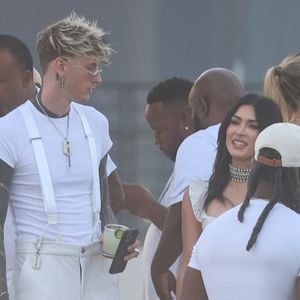 Cette merveilleuse nouvelle peut-elle, enfin, sceller leur amour ? Pas vraiment. Si l'on en croit le site américain TMZ, Megan Fox et Machine Gun Kelly se seraient en effet à nouveau séparés.

Machine Gun Kelly, Megan Fox à la fête de l'indépendance de Michael Rubin dans les Hamptons, USA, le 4 juillet 2024.