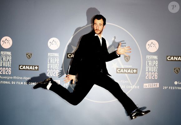 Bertrand Usclat - Tapis rouge de la cérémonie d'ouverture du 29ème Festival International du Film de Comédie de l'Alpe d'Huez le 19 Janvier 2026. © Dominique Jacovides/Bestimage