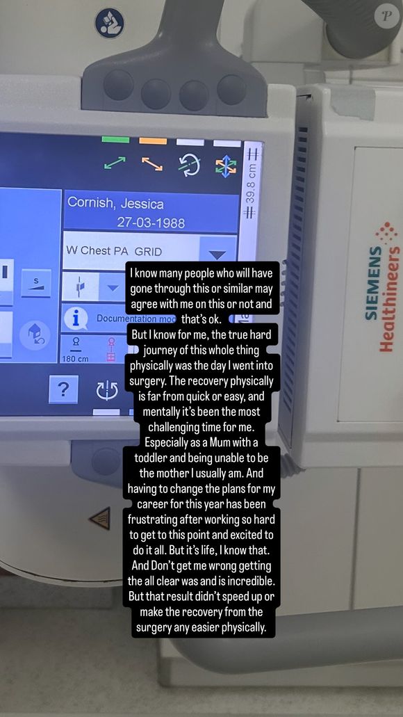 Après avoir passé plusieurs examens, il s'est avéré qu'elle souffrait d'une infection et qu'elle avait du liquide dans les poumons

Jessie J raconte la mésaventure qui lui est arrivée sur Instagram