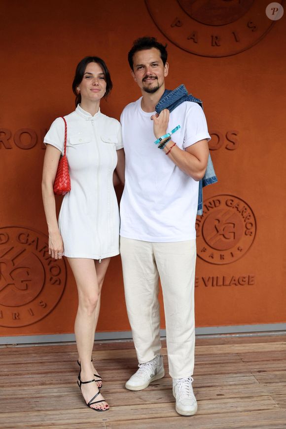 Juan Arbeláez et sa compagne Cassandre Verdier au village lors des Internationaux de France de Tennis de Roland Garros 2025 (Jour 7), le 31 mai 2025 à Paris.
© Dominique Jacovides / Bestimage