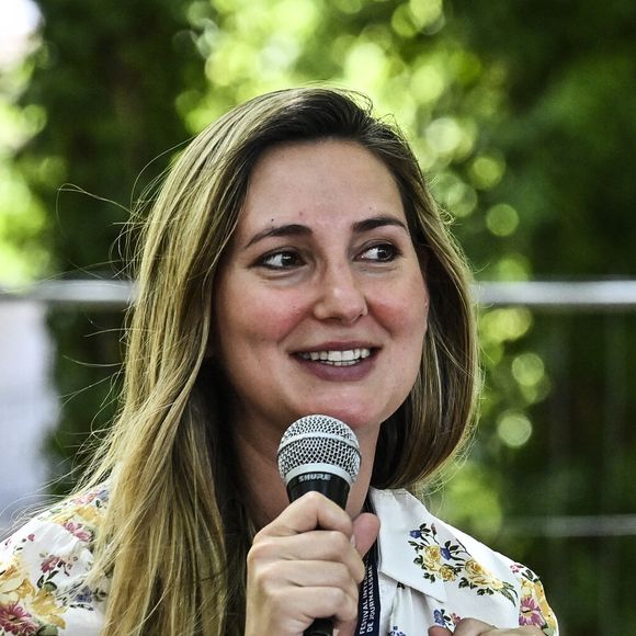 Un modèle signé "FloLove Paris".

Marie Portolano lors du festival International du Journalisme à Couthures-sur-Garonne, France, le 15 juillet 2022. © Thierry Breton /Panoramic/Bestimage