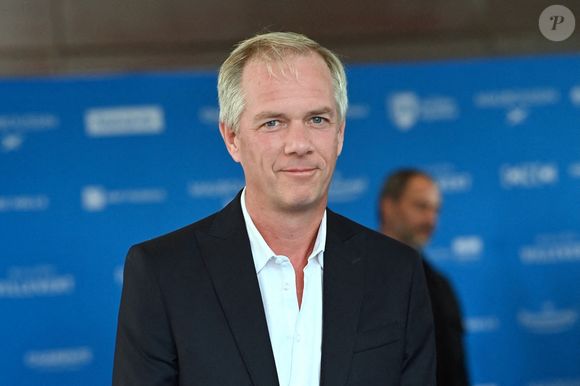 Julien Arnaud assiste au photocall de L'Homme de Pekin dans le cadre du 16e Festival du film d'Angoulême le 25 août 2023 à Angoulême, France. Photo par Franck Castel/ABACAPRESS.COM
