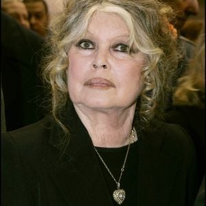 "Et encore, avant que je leur dise qu’ils se foutaient de la gueule du monde, c’était le 29 janvier ! Par contre, les factures arrivent toujours",

Archives : Brigitte Bardot