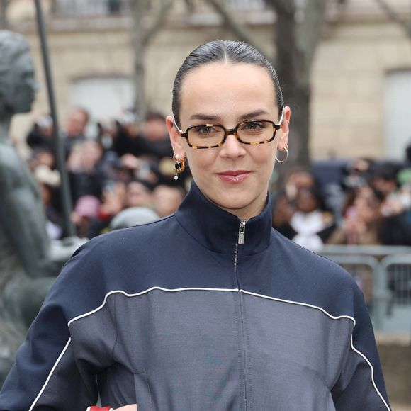 Pauline Ducruet aux arrivées au défilé Miu Miu Mode Féminine Prêt-À-Porter Automne/Hiver 2025-2026 lors de la Fashion Week de Paris (PFW) au Conseil économique et social Palais de Iéna, à Paris, France, le 11 mars 2025. © Denis Guignebourg/Bestimage
