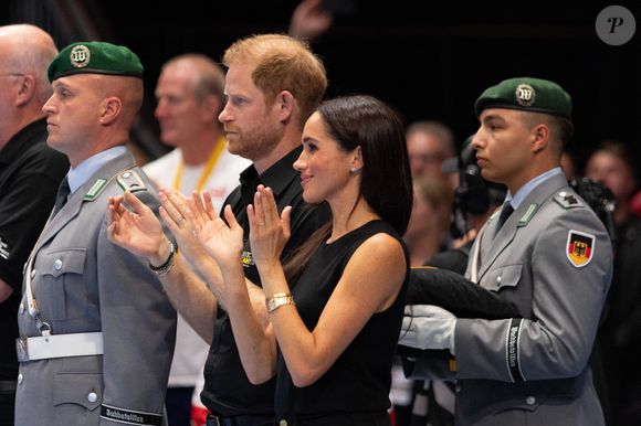Le prince Harry et Meghan Markle assistent à la finale de basket en fauteuil roulant lors des Invictus Games 2023 à Dusseldorf le 13 septembre 2023. © Piero Nigro/Alto Press via ZUMA Press / Bestimage