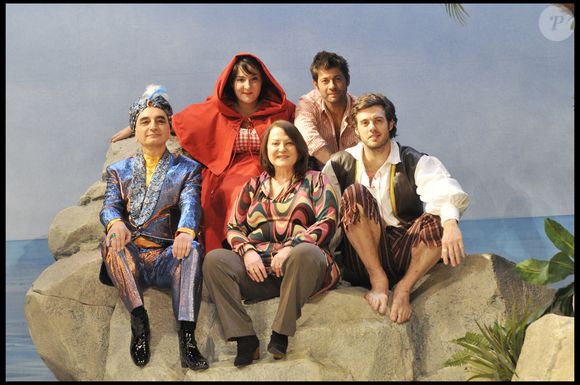 Jacky Nercessian, Marilou Berry, Josiane Balasko, Lannick Gautry - Pièce "Tout le monde aime Juliette" au Splendid (archive)
©COADIC GUIREC / BESTIMAGEm