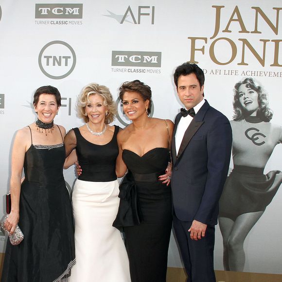 Jane Fond, sa fille Vanessa Vadim, son fils Troy Garity, guest - La soirée du prix AFI rend hommage à Jane Fonda au Théâtre Dolby à Hollywood le 5 juin 2014. Photo par FAMEFLYNET / BESTIMAGE