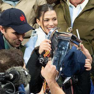 Exclusif - Clément, frère d'A.Dupont, Iris Mittenaere lors du match de rugby du Tournoi des Six Nations France contre Angleterre au Stade de France à Saint-Denis le 14 mars 2026. © AGENCE / BESTIMAGE
