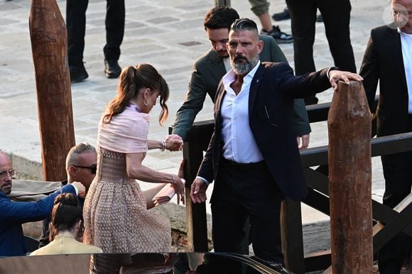 Rania Al-Abd Allah di Giordania arrivant au Campo della Madonna dell'Orto avant le mariage des Bezos, à Venise, Italie, le 26 juin 2025. Photo par SGP/SPUS/ABACAPRESS.COM