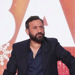 Exclusif - Cyril Hanouna sur le plateau de l'émission "Touche pas à mon poste" (TPMP) diffusée en direct sur C8 le 17 décembre 2024. © Jack Tribeca / Bestimage