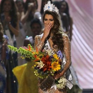 La Française Iris Mittenaere couronnée Miss Univers ; Choisie face à ses 85 concurrentes, la Française Iris Mittenaere a été élue lundi 30 janvier Miss Univers lors d'un concours télévisé organisé à Manille, aux Philippines le 30 janvier 2017.
© Linus Guardian Escandor Ii via ZUMA Wire / Bestimage