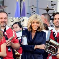 Laurence, la fille de Brigitte Macron, au premier rang de la fête de la musique à l'Elysée : la Première dame se lâche sur le son d'un célèbre DJ français !