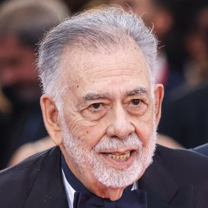 Mais la vente ne suffit pas : Francis Ford Coppola poursuit ses sacrifices. On passe alors des objets de luxe aux biens personnels

Venise, 82ᵉ Festival international du film de Venise – Jour 1 – Tapis rouge d’ouverture pour la cérémonie du Lion d’or d’honneur décerné à Werner Herzog. Sur la photo : Francis Ford Coppola, le 27 aout 2025

© Alessandro Bremec/IPA via ZUMA Press / Bestimage)