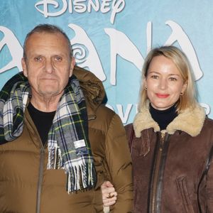 Jean-Charles de Castelbajac et sa femme Pauline de Drouas - Première du film Disney "Vaiana 2" au Grand Rex à Paris le 23 novembre 2024. © Coadic Guirec/Bestimage