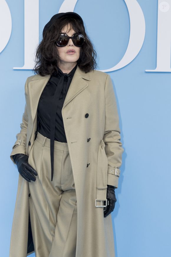 Isabelle Adjani au photocall du défilé de mode féminine Dior printemps-été 2025 lors de la Fashion Week de Paris (PFW), à Paris, France, le 24 septembre 2024. © Olivier Borde/Bestimage