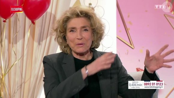Marie-Ange Nardi et Alexandre Devoise sur le plateau de "Téléshopping" pour le dernier numéro