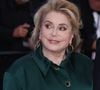 Catherine Deneuve ne s’est pas arrêtée à n’importe quel établissement. Simona et Claudio Stagi, originaires de Sardaigne, sont à la tête de ce restaurant dont la cuisine fait voyager jusqu’en Italie, et cela pour une bonne raison : 90 % des produits proposés viennent du pays. 

Catherine Deneuve - Montée des marches du film « Karma » lors du 79ème Festival International du Film de Cannes, le 16 mai 2026. © Denis Guignebourg / Bestimage 
Red carpet for « Karma » at the 79th Cannes International Film Festival on May 16, 2026.