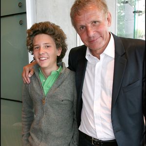 Patrick Poivre d'Arvor et son fils François à Roland Garros en 2009 © Rindoff Jacovides Bestimage
