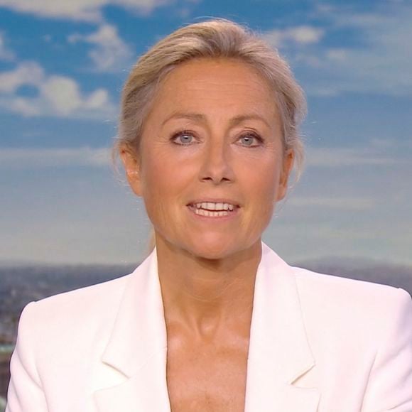 Dernier J.T de Anne-Sophie Lapix sur France 2 le 26 Avril 2025.
© Capture d'ecran France TV via Bestimage