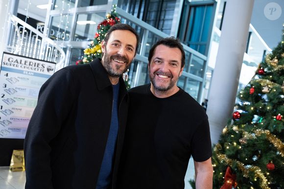 Exclusif - Arnaud Ducret, Jean Marc Desmond en backstage du tournage de l'émission "Panique au grand magasin" diffusée le 15 décembre 2025 sur TF1. © Cyril Moreau/Bestimage