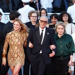 Virginie Efira, Vincent Cassel et Catherine Deneuve 00755146 - Montée des marches du film "Histoires parallèles" lors du 79ème Festival International du Film de Cannes, le 14 mai 2026. 

© Jacovides-Moreau / Bestimage