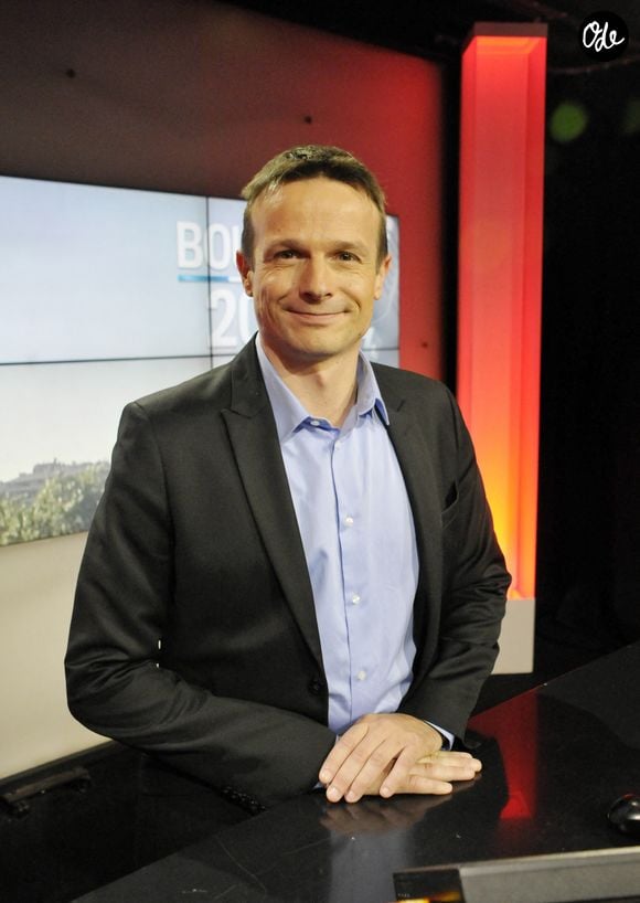 Loïc Rivière, « Monsieur Météo » de BFMTV, pose dans les locaux de BFM/RMC à Paris, en France, le 26 mai 2017. Photo d'Alain Apaydin/ABACAPRESS.COM