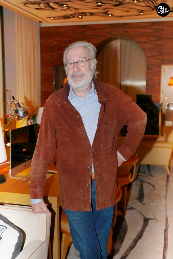 Il garde aussi un souvenir particulier de son enfance à Saint-Germain-des-Prés, où sa mère était concierge.

Bernard Le Coq - Vernissage de l'exposition photos et du livre "La Boxe fait son cinéma" à l’hôtel Brach à Paris le 23 Septembre 2025. Ces clichés rendent hommage à plus de cinquante acteurs immortalisés dans des scènes où le noble art rencontre le 7ème art. © Christophe Aubert via Bestimage