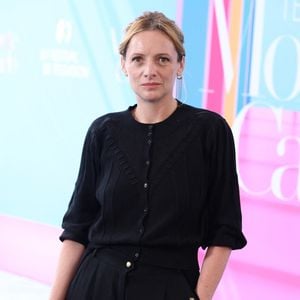 Charlie Bruneau avait un agenda très chargé, entre plusieurs projets télé et cinéma. 

Charlie Bruneau - Photocall de ' En Famille '  lors du 64eme Festival de Télevision de Monte Carlo lau Grimaldi Forum le 15 Juin 2025.

© Denis Guignebourg/Bestimage