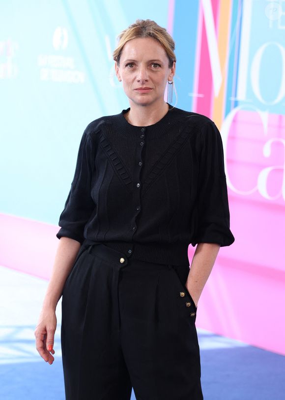 Charlie Bruneau avait un agenda très chargé, entre plusieurs projets télé et cinéma. 

Charlie Bruneau - Photocall de ' En Famille '  lors du 64eme Festival de Télevision de Monte Carlo lau Grimaldi Forum le 15 Juin 2025.

© Denis Guignebourg/Bestimage