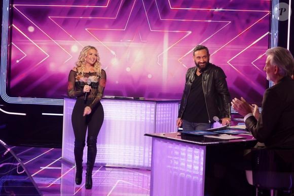 Exclusif - Kelly Vedovelli, Cyril Hanouna, sur le plateau de l'émission " TPMP " présentée par C.Hanouna et diffusée en direct sur C8, Paris, France, le 24 février 2025. Jack Tribeca / Bestimage