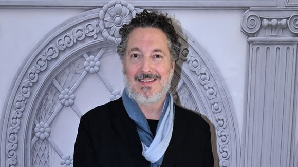 Guillaume Gallienne présent pour une soirée d’exception au Peninsula après avoir salué la mémoire d'un membre de sa famille