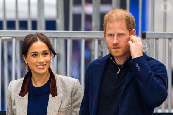 Meghan Markle et le prince Harry au basket-ball en fauteuil roulant au Centre des congrès de Vancouver, le 9 février 2025. 

Photo : Mischa Schoemaker / ABACAPRESS.COM