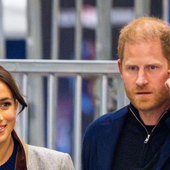 Meghan Markle et le prince Harry au basket-ball en fauteuil roulant au Centre des congrès de Vancouver, le 9 février 2025. 

Photo : Mischa Schoemaker / ABACAPRESS.COM