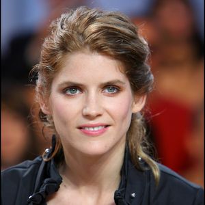 C'est en effet ce que la comédienne qui fête ses 48 ans ce 26 juillet avait confié à nos confrères de "Version Femina". 

Alice Taglioni - plateau télé du Grand Journal de Canal + au 60e Festival de Cannes.