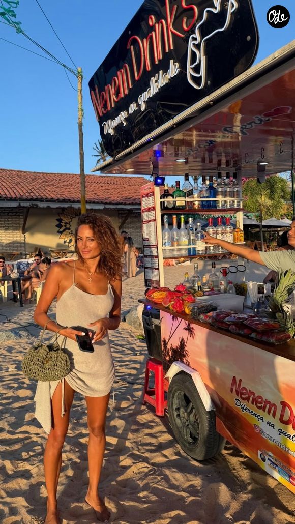 Pour Martin, ces vacances sont aussi l'occasion de partager de nouveaux souvenirs avec Clémentine.

Clémentine, la compagne de Martin Kretz, sur Instagram août 2026 @Instagram / clementine_cz