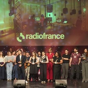 Elodie Gossuin, Diane Leyre, Pierre Suppa, Programmateur musical Star Academy & DALS, Léo Vita, Sarah Berchot, Directrice de casting adjointe The Voice, Anthony Pinto, Directeur de casting N'oubliez pas les paroles !, Fanny Delaigue, Répétitrice Star Academy - Gala " Tous les talents chantent contre le cancer " aux Folies Bergères à Paris le 8 juin 2026.
© Anne-Sophie Guebey / Bestimage