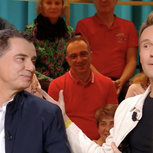 Cyril Féraud reprend Léa Salamé dans "Quelle époque !" concernant une information sur sa vire privée. Photo par France 2