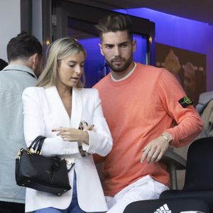 Il souffre d'une commotion cérébrale, accompagnée d'une double fracture de la mâchoire et du menton. 

Luca Zidane et sa compagne Marina - Les célébrités assistent à la victoire du Real Madrid face à Liverpool (1-0) en finale de la Ligue des Champions au stade de France, le 28 mai 2022. 
© Cyril Moreau / Bestimage