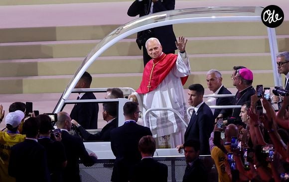 Le pape Léon XIV au Stade de France, à Saint-Denis, en périphérie de Paris, le 25 septembre 2026, pour présider une veillée de prière avec des jeunes de 17 à 35 ans, dans le cadre de sa visite de quatre jours en France.
© Jacovides-Moreau/Bestimage