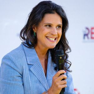 Apolline de Malherbe est l'une des figures emblématiques de BFMTV.

Apolline de Malherbe lors de la Rencontre des entrepreneurs français à Roland Garros à Paris, France. © Federico Pestellini / PsnewZ / Bestimage -