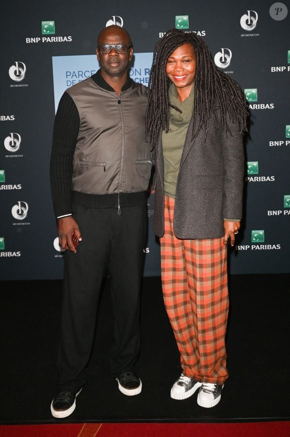 Lilian Thuram et sa femme Kareen Guiock - Première du film "Divertimento" au cinéma Le Grand Rex à Paris le 16 janvier 2023. © Coadic Guirec/Bestimage