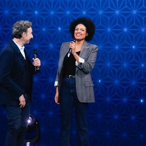 Mais également des performances artistiques et des révélations inédites...


Exclusif - Stéphane Bern, Axelle Saint-Cirel, Faustine Bollaert - Surprises - Enregistrement de l'émission "La Boîte à secrets", au Studio du Lendit, présentée par F.Bollaert et diffusée le 17 janvier sur France 3. Le 17 décembre 2024 © Christophe Clovis / Bestimage