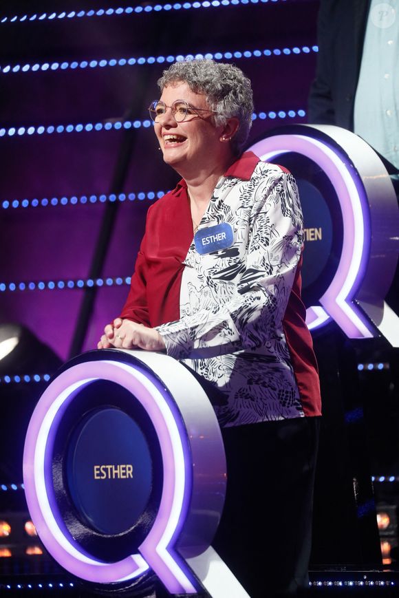 Exclusif - Esther à l'enregistrement de l'émission "Le Quiz des Champions" aux Studios 130 à Saint-Denis, le 5 juin 2024.

Photo : Christophe Clovis / Bestimage