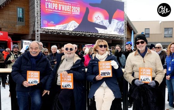 Jean-Pierre Lavoignat, Gérard Jugnot, Marie-Anne Chazel et Thierry Lhermitte - Séance de dédicaces du livre "Le Splendid par le Splendid" à l'occasion du 29ème Festival International du Film de Comédie de l'Alpe d'Huez le 23 Janvier 2026. © Dominique Jacovides/Bestimage