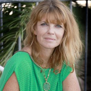 "Le seul conseil que je lui donne, c’est de travailler", confie l’actrice, à la fois heureuse et émue de voir son fils voler de ses propres ailes.

Gwendoline Hamon au photocall de "Maman ne me laisse pas m'endormir" lors de la 24ème édition du Festival de la Fiction TV de la Rochelle, le 15 septembre 2022.
© Christophe Aubert via Bestimage