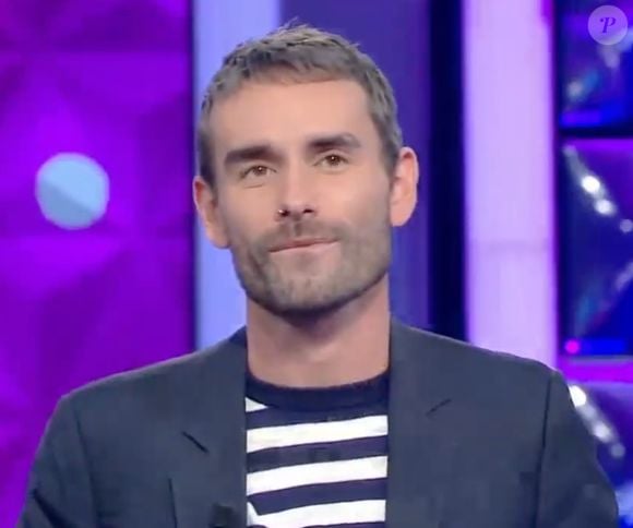 Mickaël sur le plateau de "N'oubliez pas les paroles" sur France 2
(Instagram : mickaelnoplpfan / Capture d'écran vidéo - France 2 - N'oubliez pas les paroles - 2024)