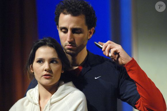 Virginie Ledoyen et Arié Elmaleh jouent dans la pièce de Fabrice-Roger Lacan 'Irresistible' mise en scène par Isabelle Naty au Théâtre Hebertot, à Paris, France, le 26 janvier 2007. Photo Christophe Guibbaud/Abaca