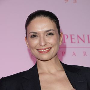 Maman de Lily (15 ans), fruit de son union avec Pedro Alves, Lucie Bernardoni est principalement connue pour son passage marquant à la "Star Academy", où elle officie désormais en tant que répétitrice

Lucie Bernardoni - Photocall du 5ème gala de charité de l'association "Les Bonnes Fées" à l'occasion de la campagne mondiale "Octobre Rose" à l'hôtel Peninsula, Paris. © Coadic Guirec/Bestimage