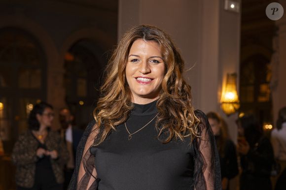 Marlène Schiappa, enceinte ( présidente de "Actives") lors du  dîner des femmes cheffes d'entreprises organisé par l'ONG "Actives" avec le soutien de L'Oréal, LinkedIn et Tilder au Trianon à Paris le 23 septembre 2025.
© Pierre Perusseau / Bestimage